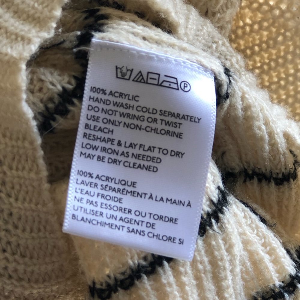 Urban Outfitters Sweater - Picture 6 of 7